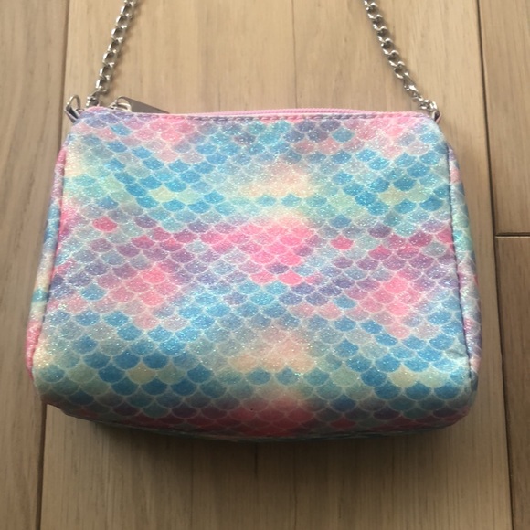 Like new! Small purse ๐งโโ๏ธ - Picture 2 of 4